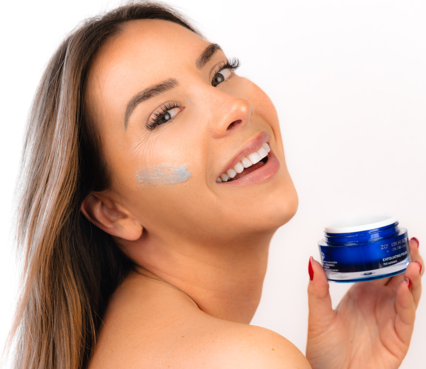 photo de l'article avec un modele posant pour ZO skin health