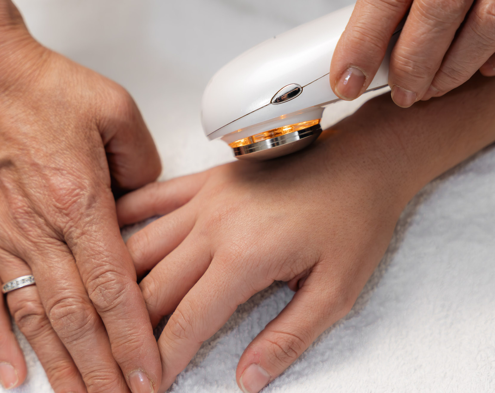 massage et soin personnalisé des mains
